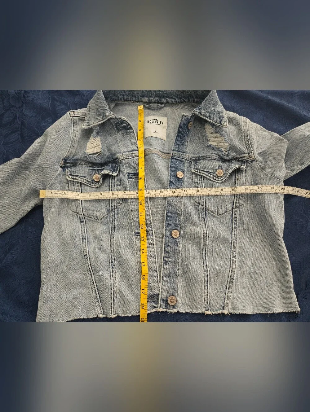 Hollister casual light